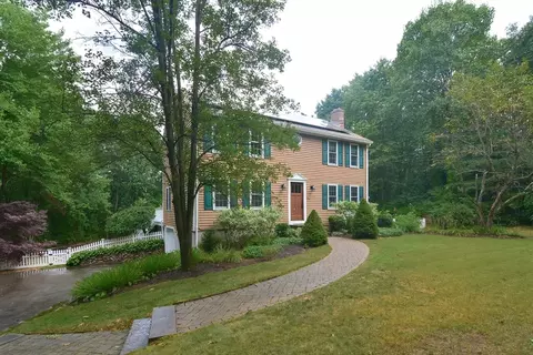 54 Grove St, Norfolk, MA 02056