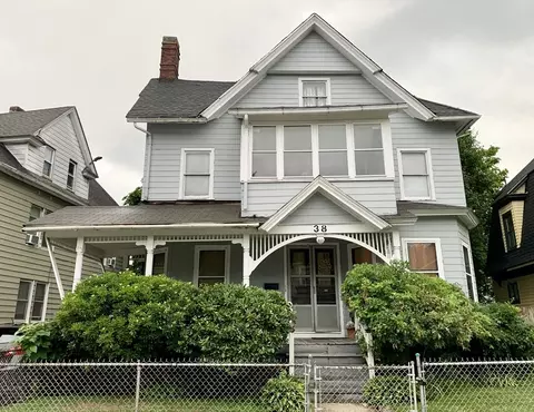 38 Berkeley St, Springfield, MA 01109