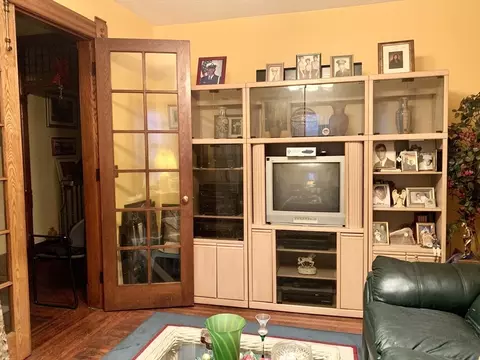 Living - 38 Berkeley St, Springfield, MA 01109 photo 1 of 2
