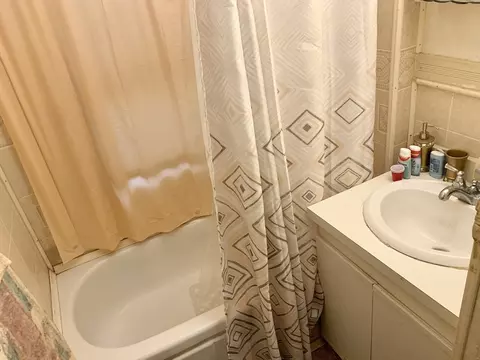Bath - 38 Berkeley St, Springfield, MA 01109 photo 1 of 1
