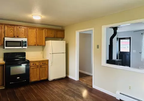 65 Hendrick St, Easthampton, MA 01027 photo 4