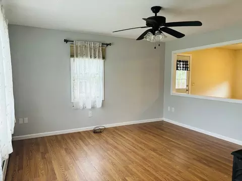 65 Hendrick St, Easthampton, MA 01027 photo 5