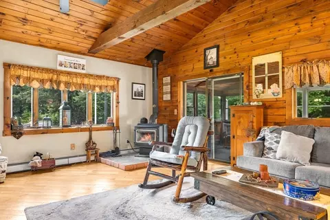 Living - 142 Mason St, Woonsocket, RI 02895 photo 5 of 5