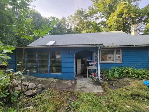 5 Grandview Ter, Palmer, MA 01069