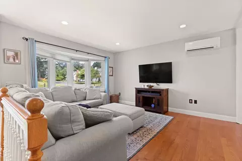 17 Vinal St, Hudson, MA 01749 photo 5