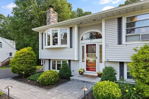 17 Vinal St, Hudson, MA 01749 photo 2