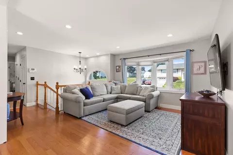 17 Vinal St, Hudson, MA 01749 photo 3
