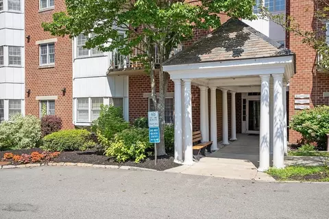 148 Main St #S230, North Andover, MA 01845