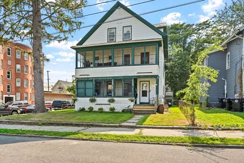 15 Vernon St, Holyoke, MA 01040