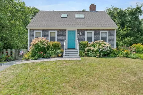 80 Genevieve Ln, Marshfield, MA 02050