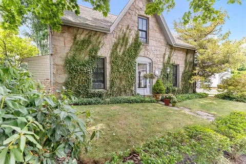 75 Center St, Easton, MA 02356
