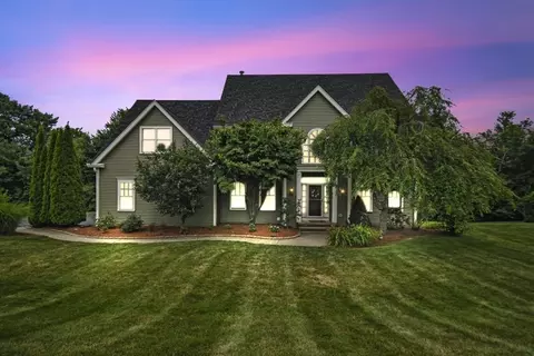 6 King Arthur Rd, Shrewsbury, MA 01545