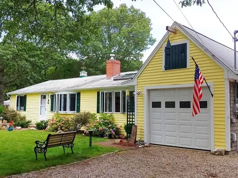 12 Liberty Ln, Yarmouth, MA 02673