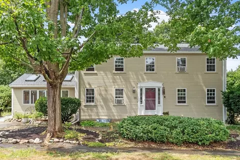 66 Postgate Rd, Hamilton, MA 01982