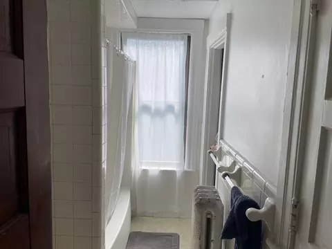 24 Elbridge St, Worcester, MA 01609 photo 2