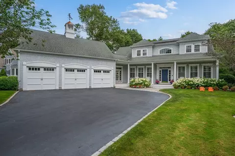 2 Firethorn Ln, Sandwich, MA 02563