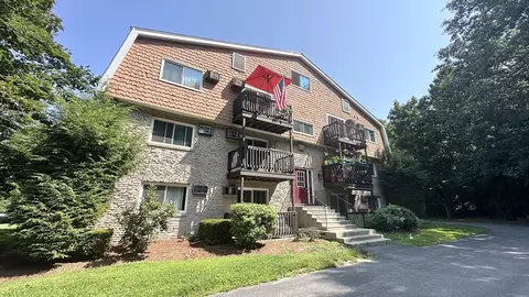 310 Brook Village Rd #16, Nashua, NH 03062