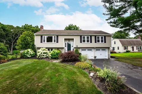 39 Indian Meadow Dr, Northborough, MA 01532