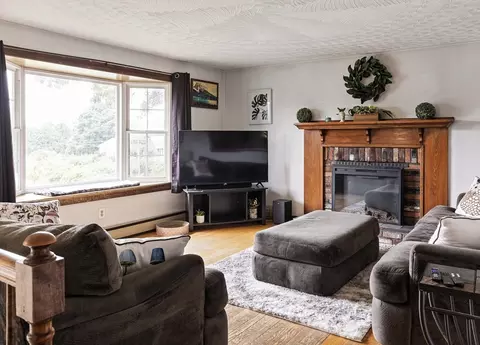 11 Trinity Ave, Grafton, MA 01519 photo 6