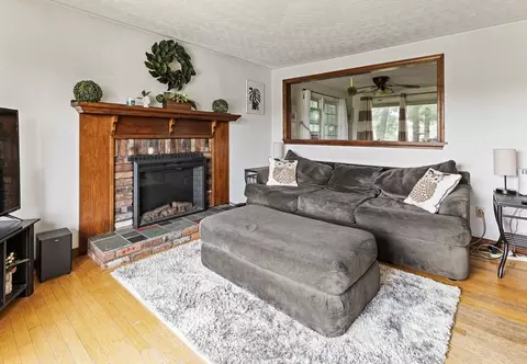 11 Trinity Ave, Grafton, MA 01519 photo 8