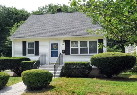 29 Emerald St, Quincy, MA 02169