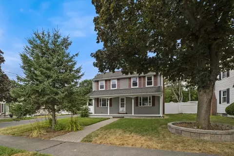38 Glendale Dr, Danvers, MA 01923 photo 2