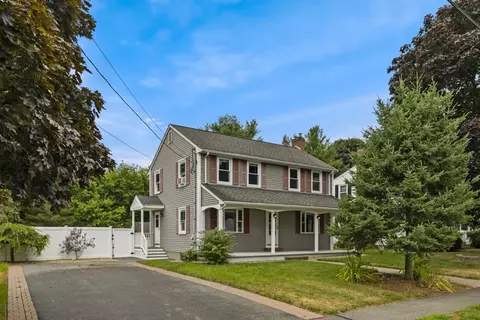 38 Glendale Dr, Danvers, MA 01923 photo 3