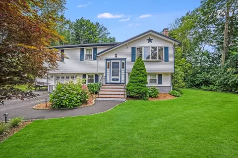 Exterior - 92 Hall St, Raynham, MA 02767 photo 2 of 6