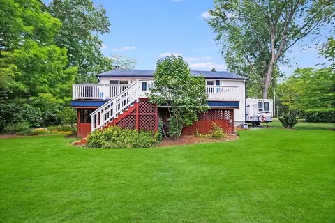 Exterior - 92 Hall St, Raynham, MA 02767 photo 6 of 6