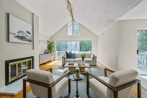 30 Lochstead Dr, Falmouth, MA 02536