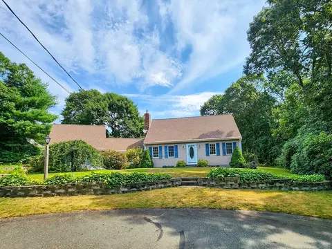 6 Pheasant Ln, Bourne, MA 02534