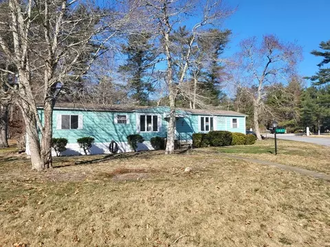 55 Longboat Rd, Wareham, MA 02576