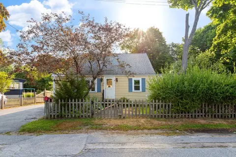 4 Arrowhead Trl, Ipswich, MA 01938