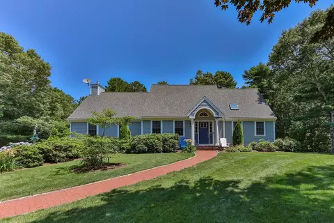 27 North Way, Mashpee, MA 02649