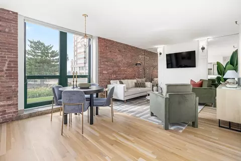 42 8th St #4114, Boston, MA 02129