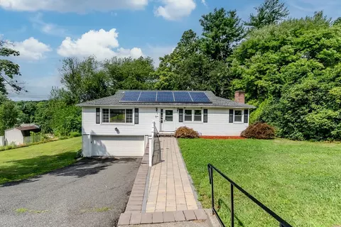 20 W Allen Ridge Rd, East Longmeadow, MA 01028