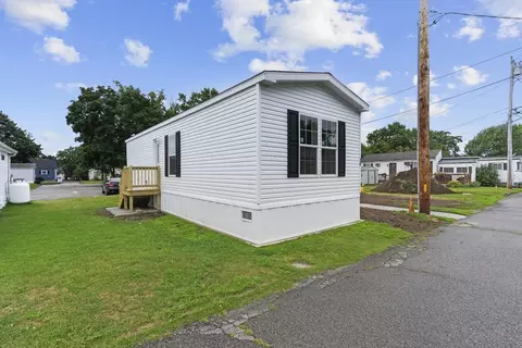 548 Kenyon Ave #36, Attleboro, MA 02703