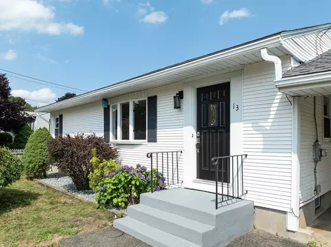 13 Lorimer St, Chicopee, MA 01013 photo 2