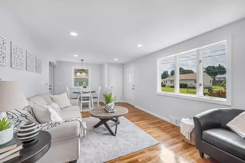 13 Lorimer St, Chicopee, MA 01013 photo 11