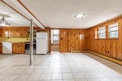 Living - 17 Albert Park, Everett, MA 02149 photo 7 of 7
