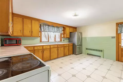 Kitchen - 17 Albert Park, Everett, MA 02149 photo 1 of 7