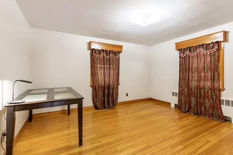 Bedroom - 17 Albert Park, Everett, MA 02149 photo 3 of 5