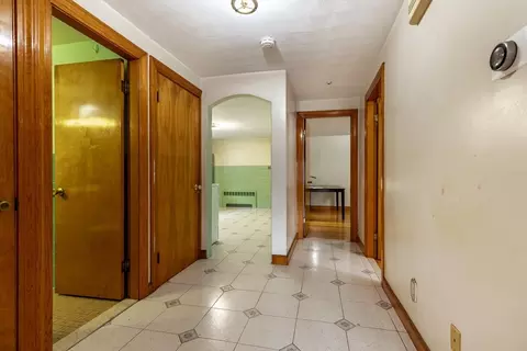 Entry Way - 17 Albert Park, Everett, MA 02149 photo 2 of 2