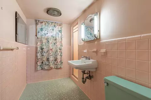 Bath - 17 Albert Park, Everett, MA 02149 photo 2 of 2