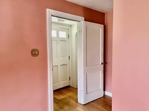 68 Oxford St, Chicopee, MA 01020 photo 7