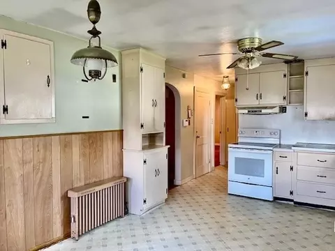 68 Oxford St, Chicopee, MA 01020 photo 12