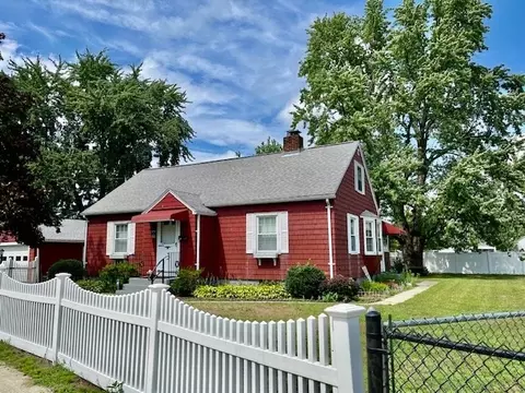 68 Oxford St, Chicopee, MA 01020