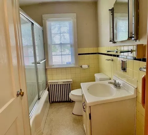 68 Oxford St, Chicopee, MA 01020 photo 14