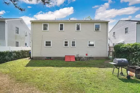 Exterior - 29 Wallace St, Springfield, MA 01119 photo 4 of 10