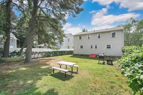 Exterior - 29 Wallace St, Springfield, MA 01119 photo 9 of 10